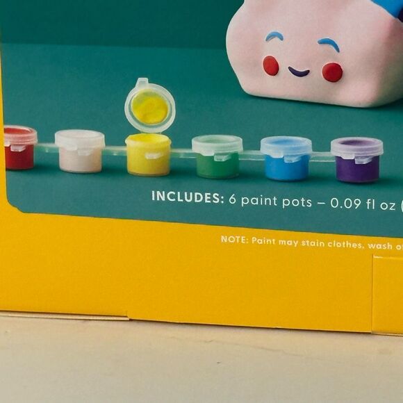 Mondo Llama Ceramic Rainbow Painting Kit - Picture 3 of 14